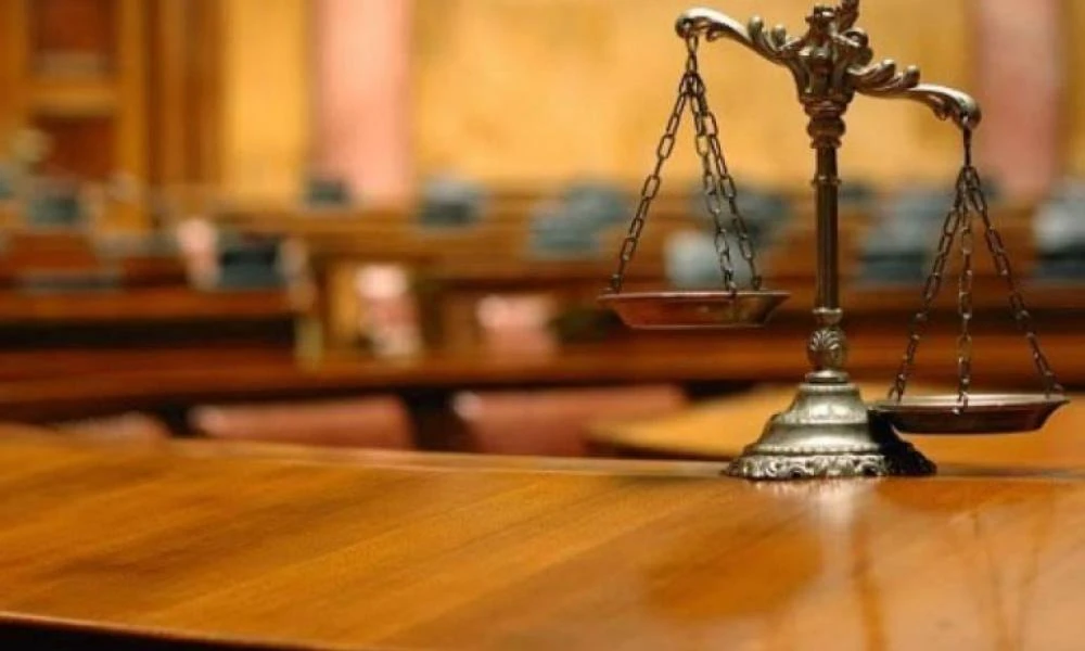 Θεσσαλονίκη: Καταδικάστηκε 51χρονος καθώς παραβίασε περιοριστικά μέτρα - Έσκασε τo λάστιχo του ΙΧ της πρώην του